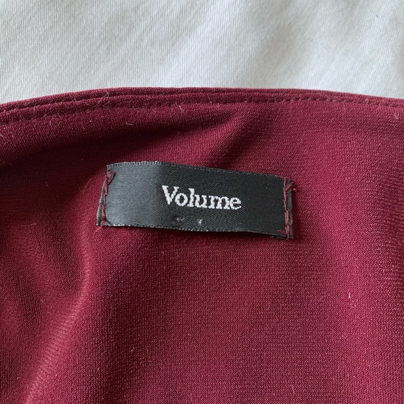 Volume Maroon Bead Detail V Neck Top - Picture 12 of 13